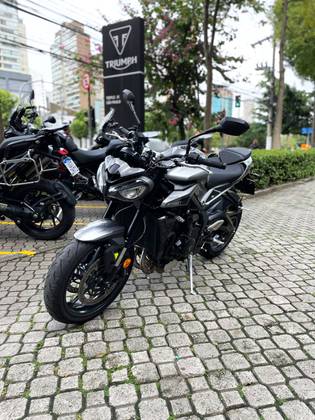 TRIUMPH STREET TRIPLE R ABS TRIUMPH STREET TRIPLE R ABS